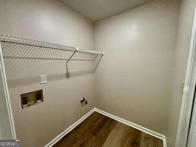 Building Photo - 3841 Woodridge Way