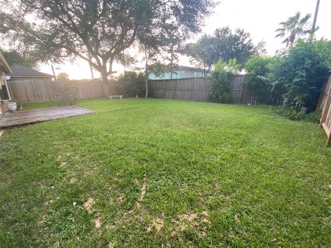 Building Photo - 3003 Briar Dr