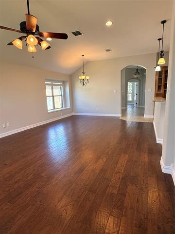 Building Photo - 213 Briarstone Dr