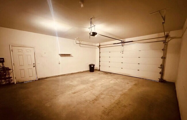 Building Photo - 4542 W Amanda Dr
