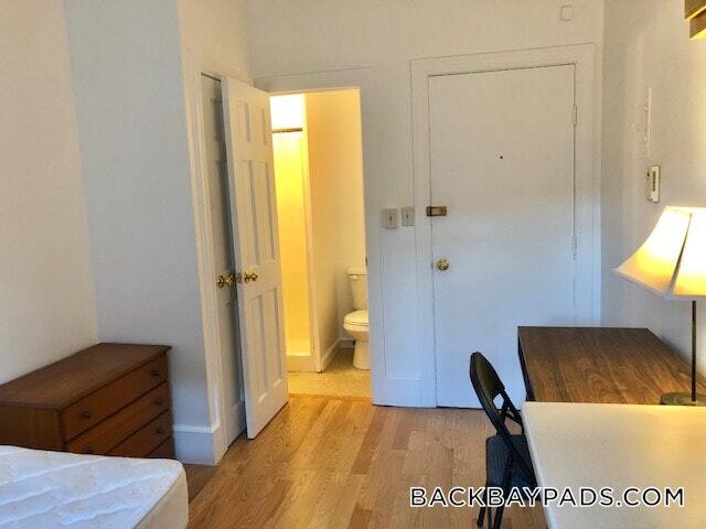 Building Photo - 405 Beacon St