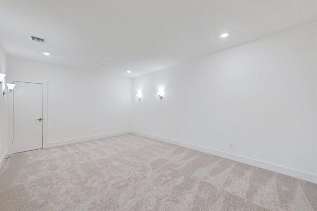 Building Photo - 206 Olivia Dr