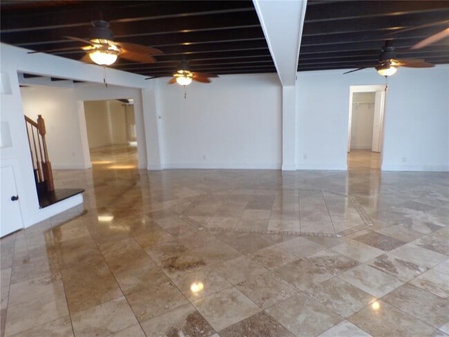 Building Photo - 179 Maria Ct