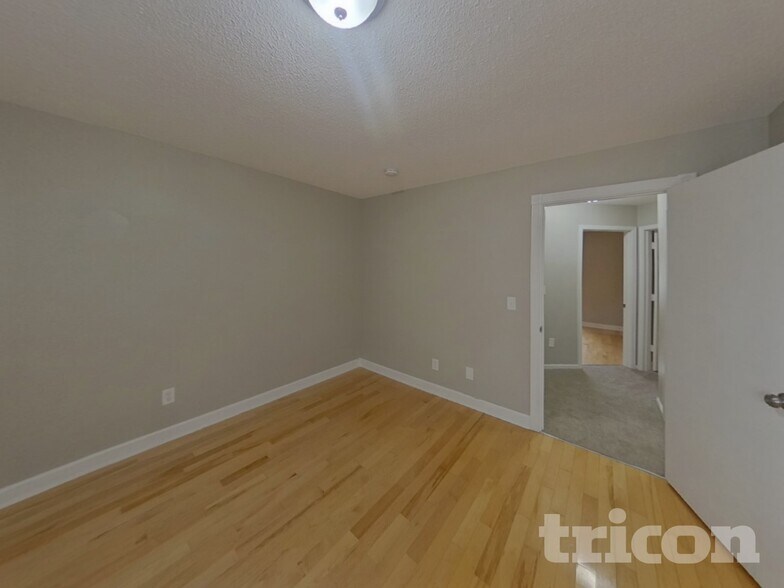 Building Photo - 2990 Payne Ave