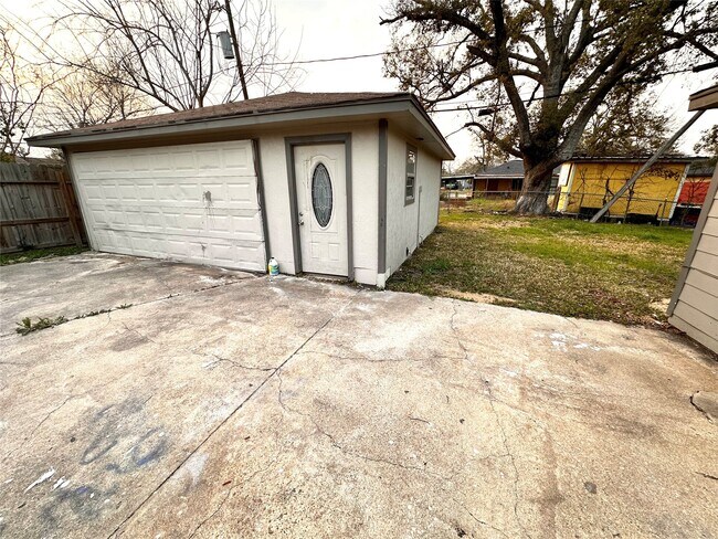 Building Photo - 1209 Glenn Ave