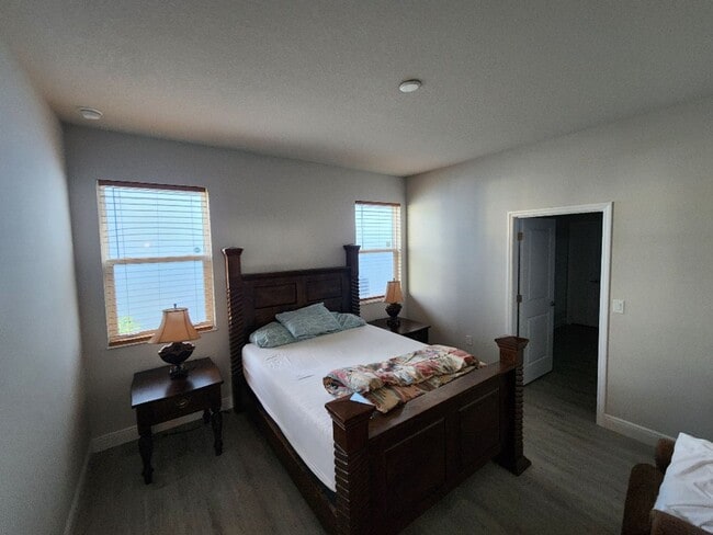 Building Photo - Venetian Bay Home in the Palms