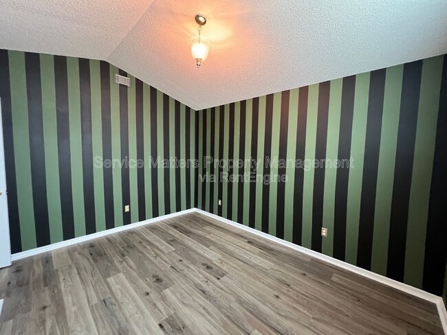 Building Photo - 2439 Redoubt Ave