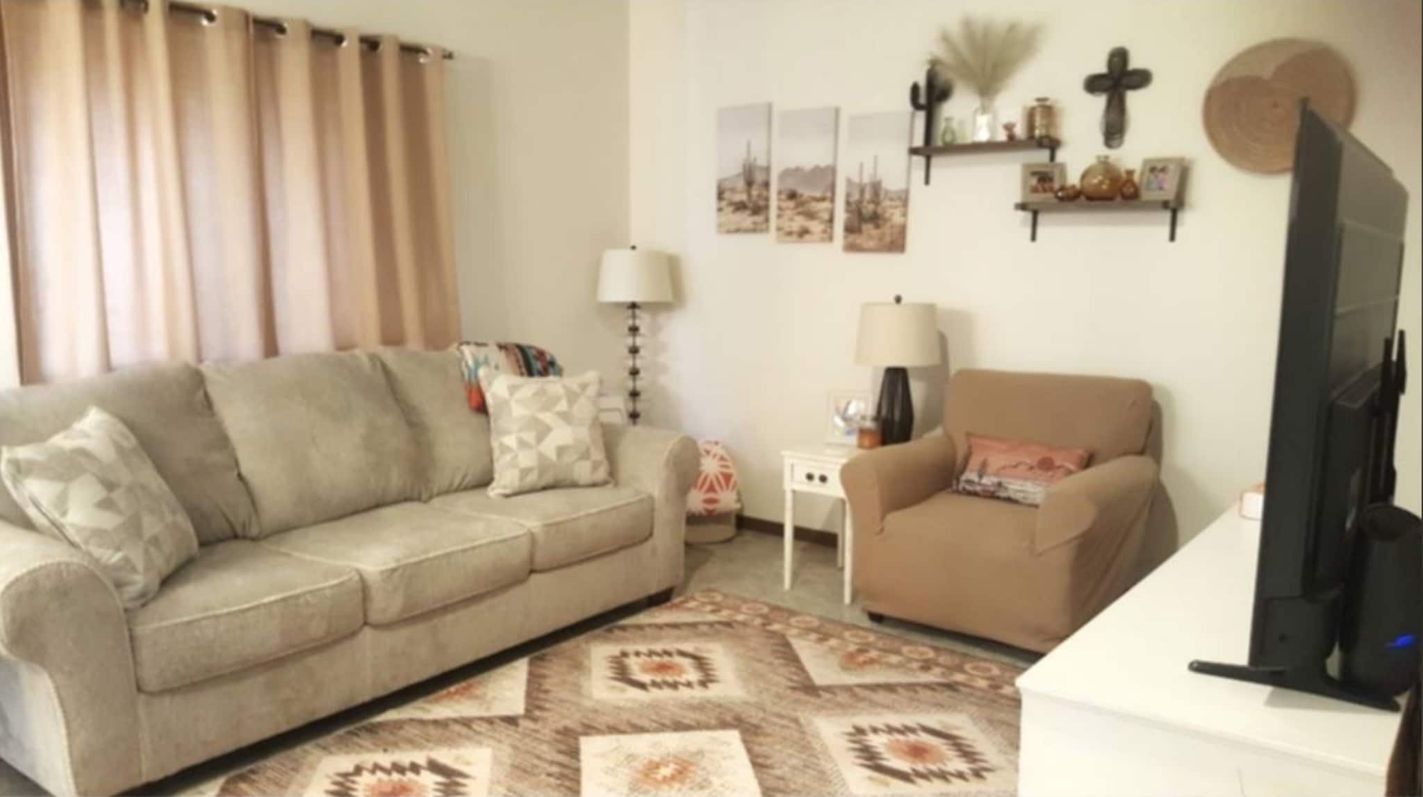 living room - 1334 Spring Village Dr