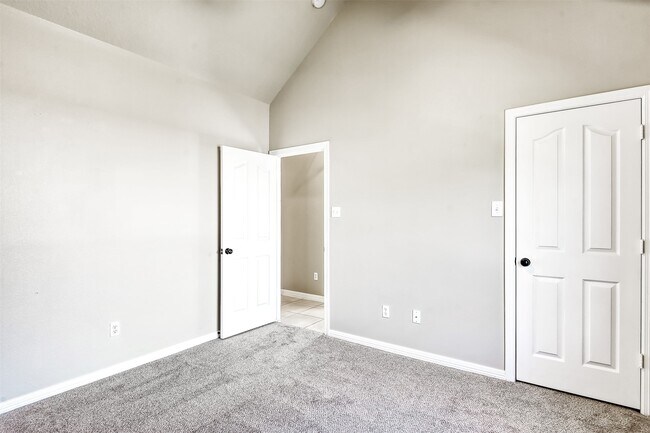 Building Photo - 7502 Wedgewood Dr