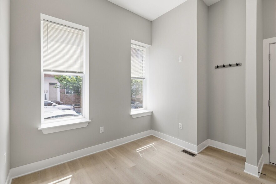 Building Photo - 856 N 19th St