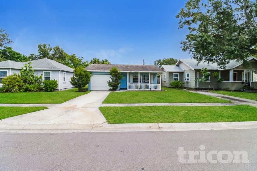 Primary Photo - 3635 17th St N