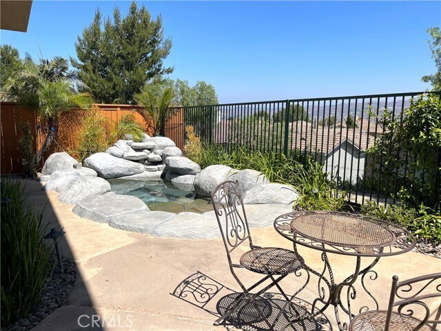 Building Photo - 8835 Fallbrook Way