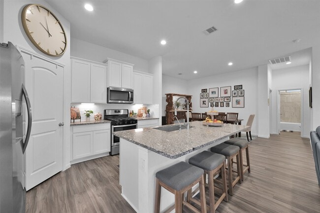 Building Photo - 942 Youth Water Rd