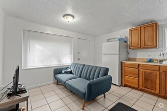 Building Photo - 243 S Lipona Rd