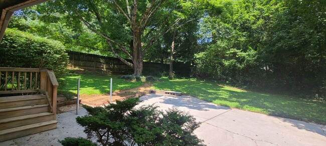 Building Photo - 3 bed 1.5 bath Ranch home in great Atlanta...