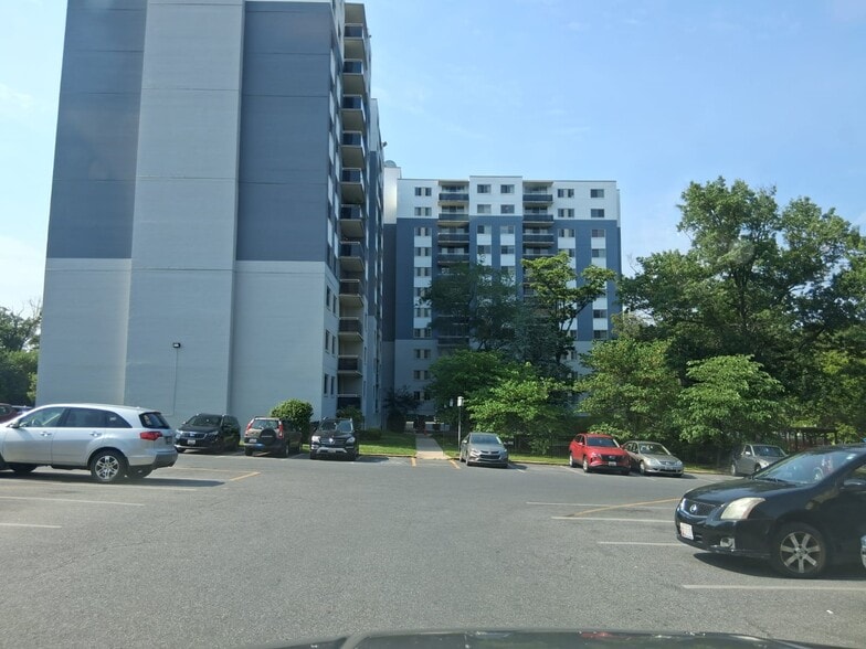 Beautiful 12 Floor Condo Building - 7333 New Hampshire Ave