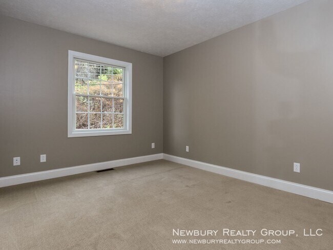 Building Photo - Banksville Place Townhomes