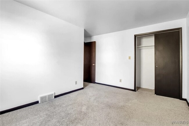 Building Photo - 247 Glenhaven Dr