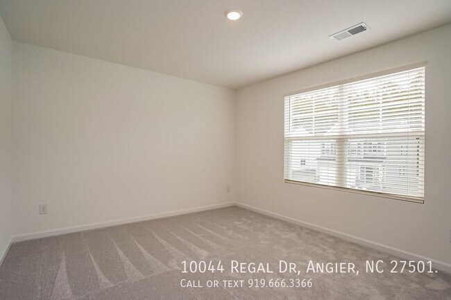 Building Photo - 10044 Regal Dr