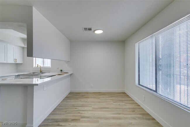 Building Photo - 6932 Kilgore Dr