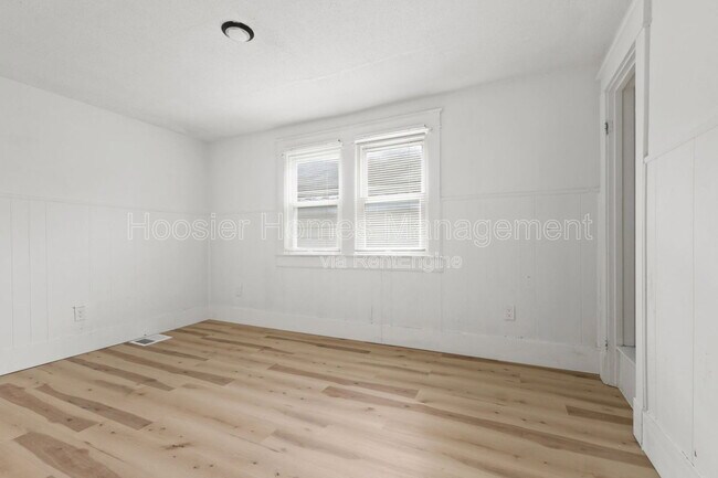 Building Photo - 822 N Bradley Ave