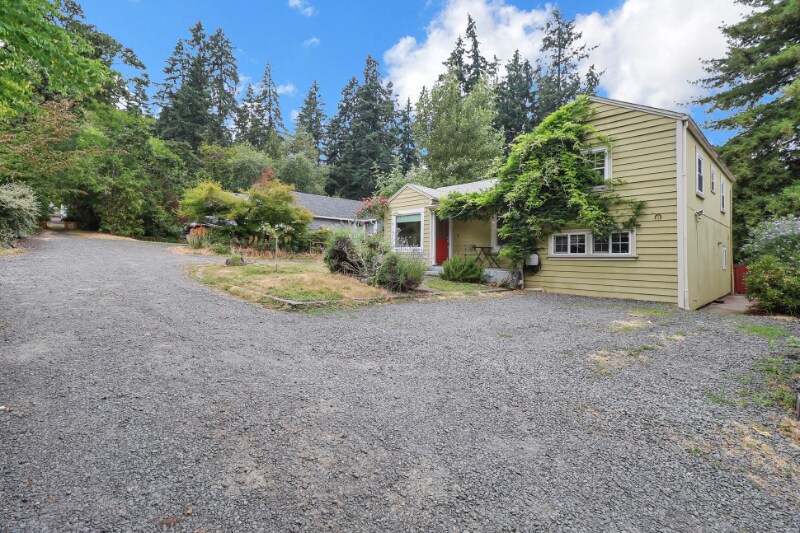 Building Photo - 2765 E 18th Ave