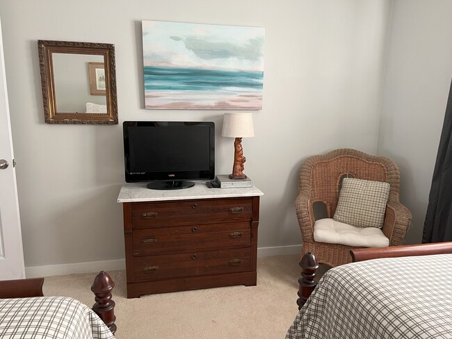 Guest bedroom - 19450 Gulf Blvd