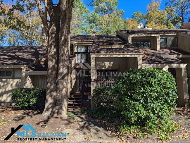 Primary Photo - 4100-4105 Five Oaks Dr