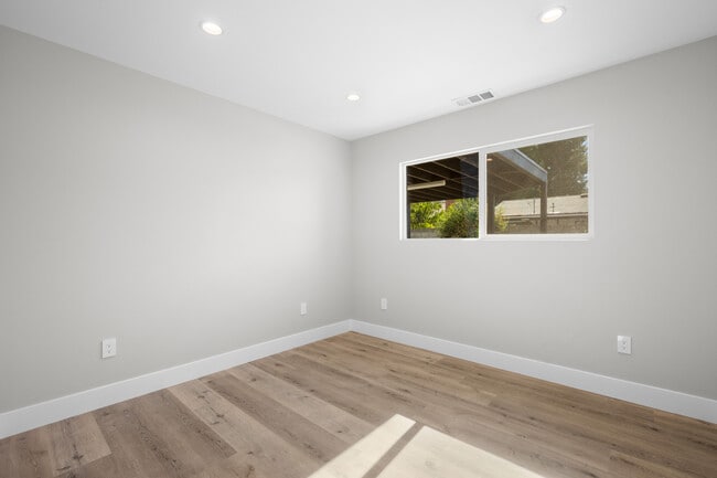 Building Photo - 22570 Los Tigres Dr