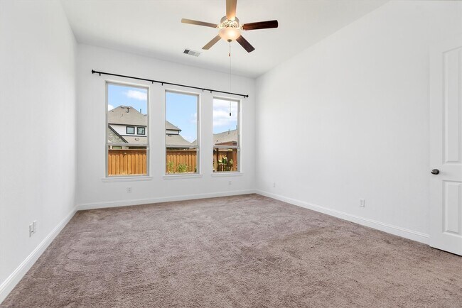 Building Photo - 28215 Whitmore Bend Dr