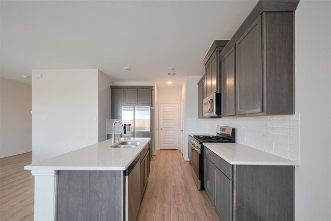 Building Photo - 27846 Western Crk Ct