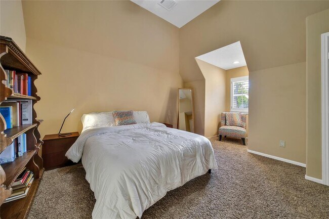 Building Photo - 1 Greenridge Forest Ct