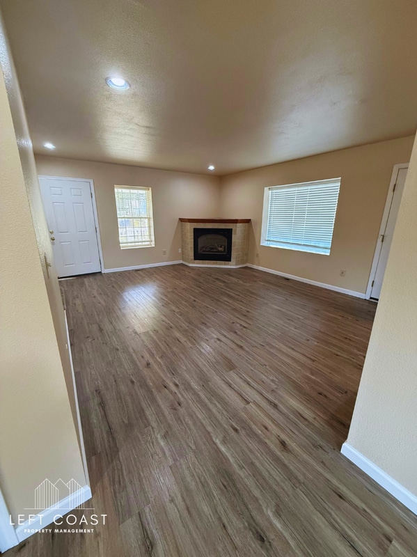 Building Photo - 6314 SW Harbor Ave