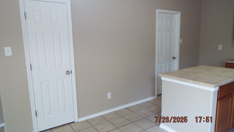 Building Photo - 6011 Bronco Way