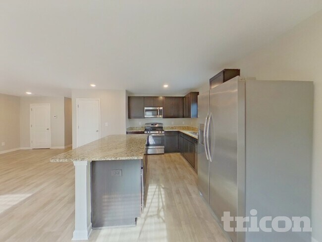 Building Photo - 927 Equine Dr