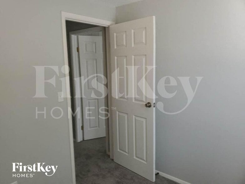 Building Photo - 4207 Edinburgh Dr