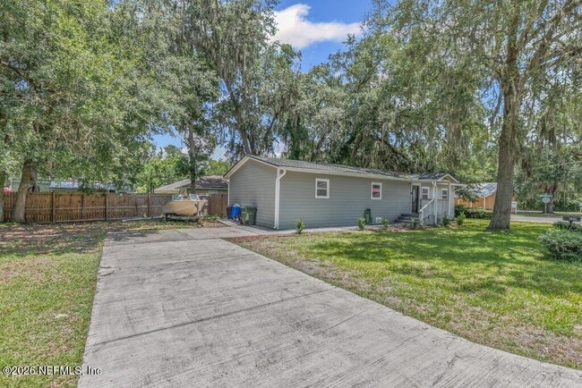 Building Photo - 600 Lemon St