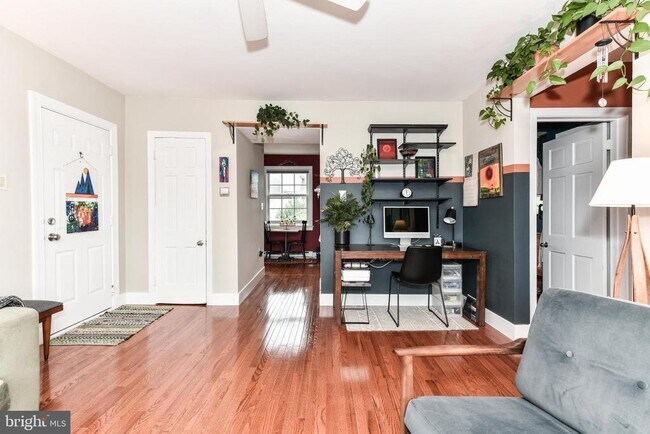 Building Photo - 1808 W Abingdon Dr