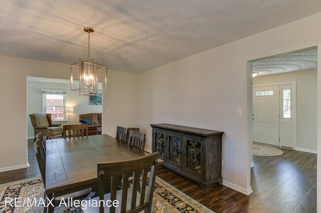 Building Photo - 4 br, 3 bath House - 5916 TAJO AVENUE
