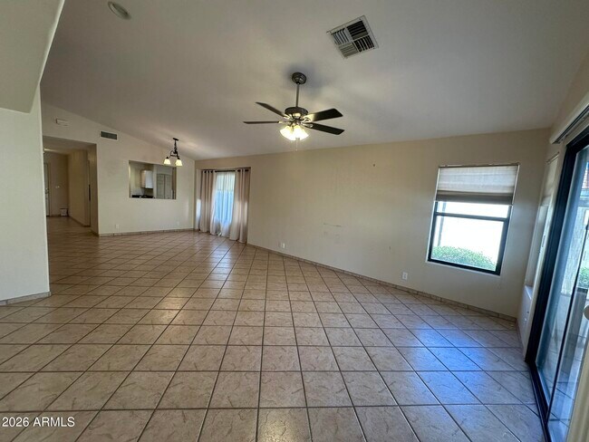 Building Photo - 14462 N Sherwood Dr