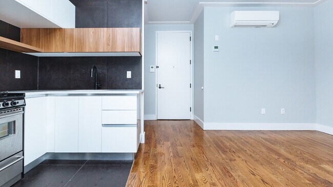 Building Photo - 62 E 21st St