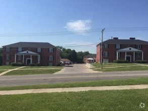 Building Photo - Colonial Estates