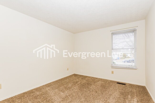 Building Photo - 8615 Baton Rouge Dr