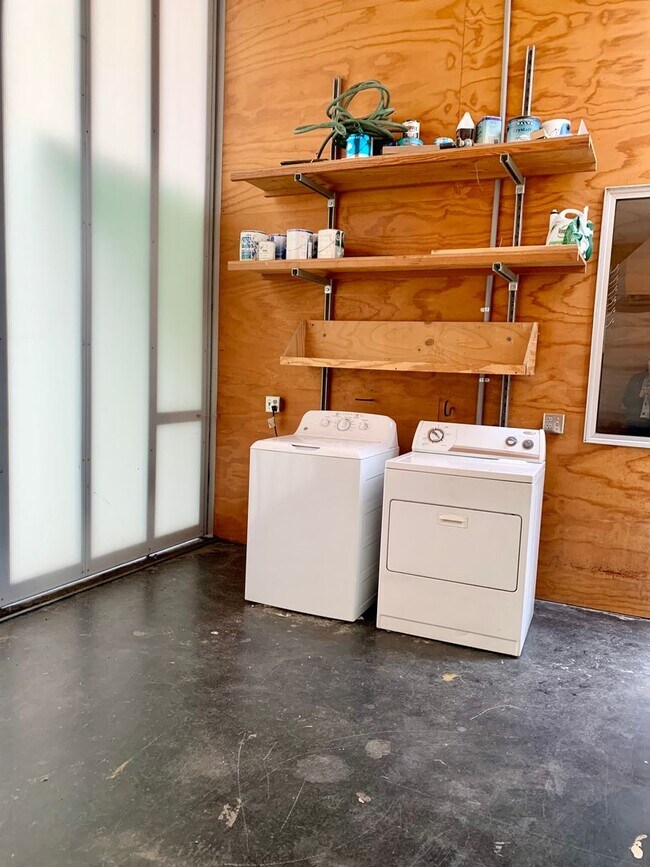 Building Photo - Central Seattle Home