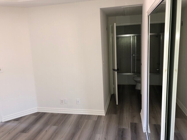 Building Photo - 1200 Mansfield N Ave