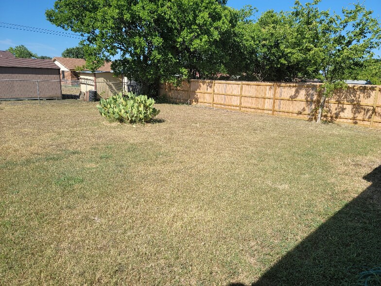 Building Photo - 3707 Griffin Dr