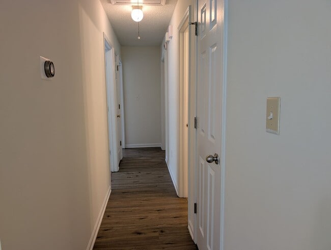 Building Photo - Move In ready Ranch style home located in ...