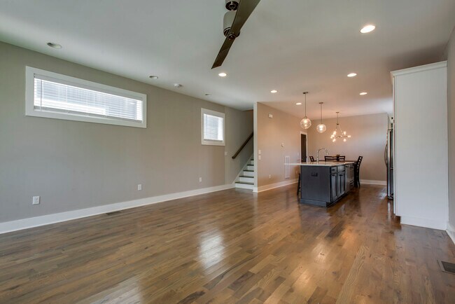 Building Photo - 1515 21st Ave N