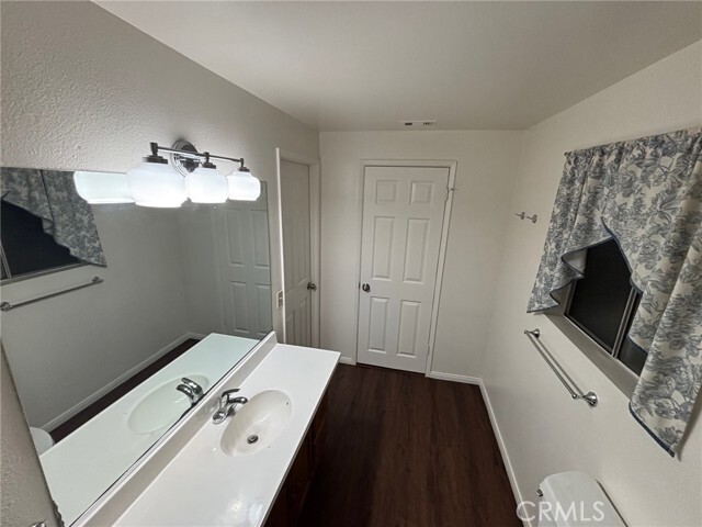 Building Photo - 337 S 1st Ave