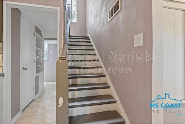 Building Photo - 2538 Bryn Mawr Ave